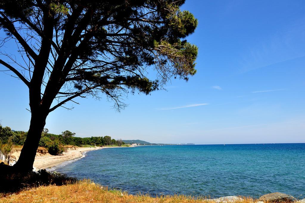 Sole E Mare Aparthotel Santa-Maria-Poggio  Ngoại thất bức ảnh