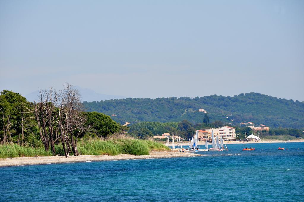 Sole E Mare Aparthotel Santa-Maria-Poggio  Ngoại thất bức ảnh