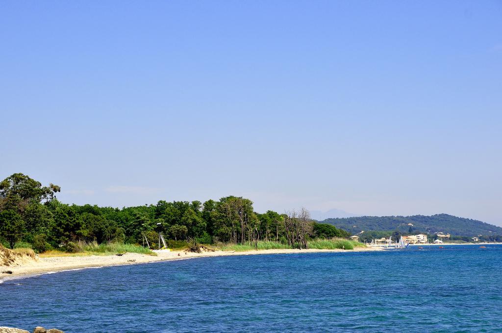 Sole E Mare Aparthotel Santa-Maria-Poggio  Ngoại thất bức ảnh