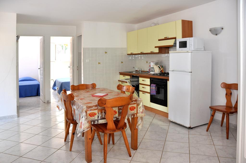 Sole E Mare Aparthotel Santa-Maria-Poggio  Phòng bức ảnh