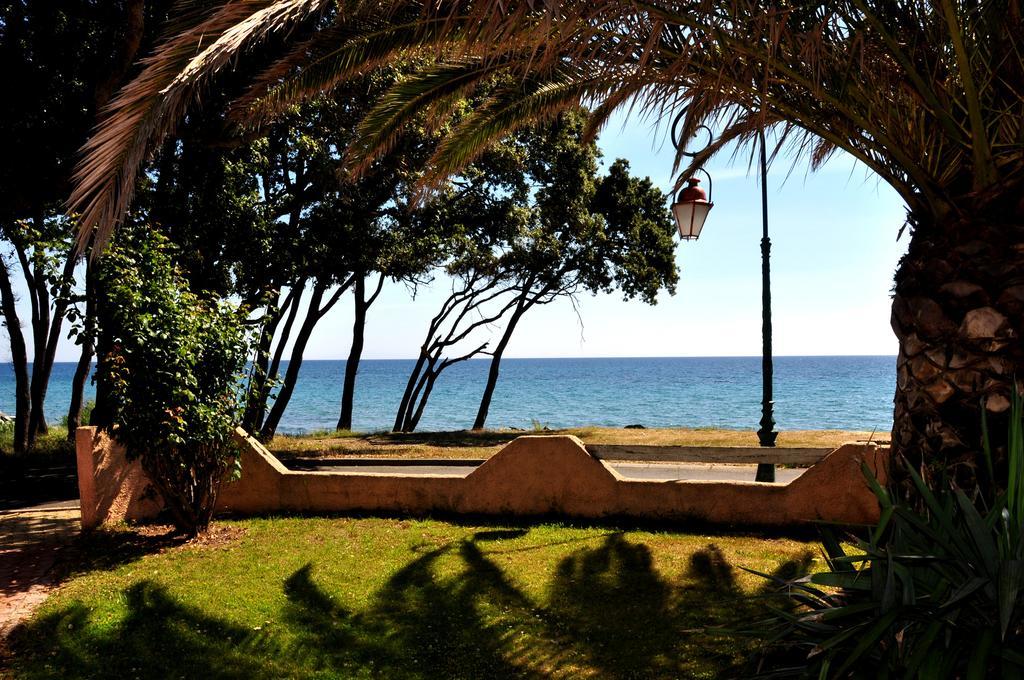 Sole E Mare Aparthotel Santa-Maria-Poggio  Ngoại thất bức ảnh