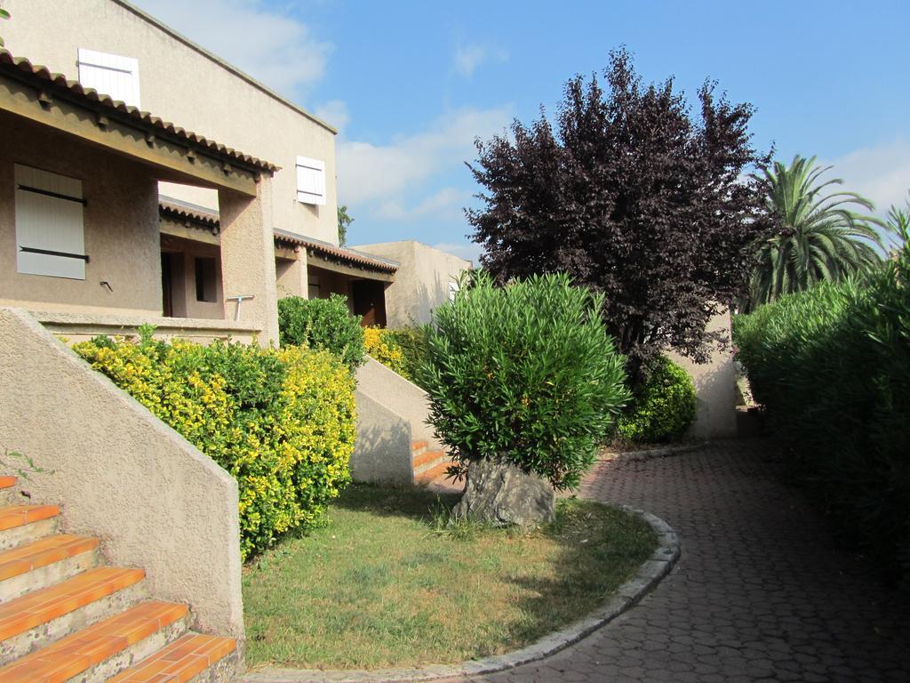 Sole E Mare Aparthotel Santa-Maria-Poggio  Ngoại thất bức ảnh