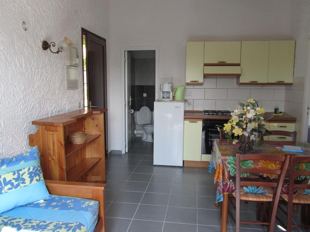 Sole E Mare Aparthotel Santa-Maria-Poggio  Phòng bức ảnh