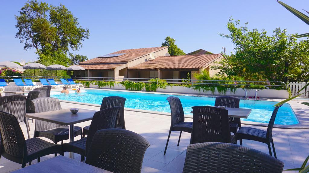 Sole E Mare Aparthotel Santa-Maria-Poggio  Ngoại thất bức ảnh